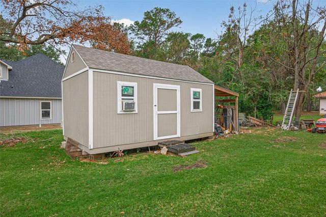 15195 Conroe Heights Lane, Willis, TX 77318