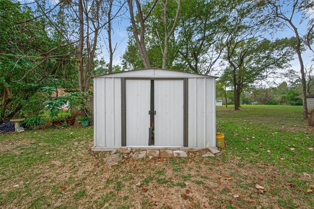 15195 Conroe Heights Lane, Willis, TX 77318