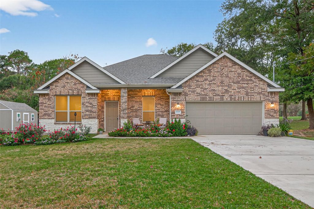 15195 Conroe Heights Lane, Willis, TX 77318