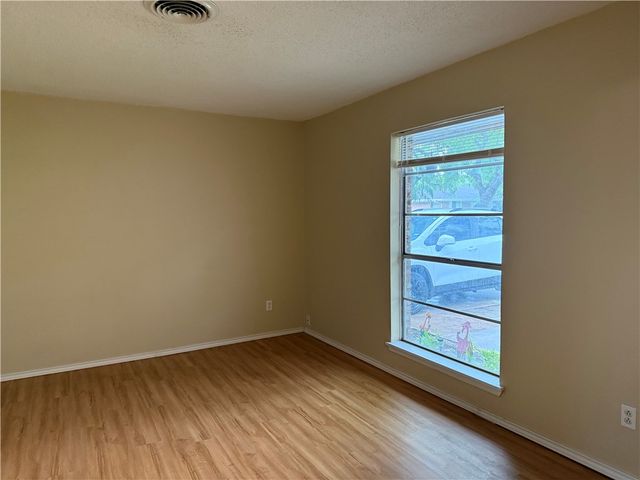 1008 Diomede Dr, Portland, TX 78374