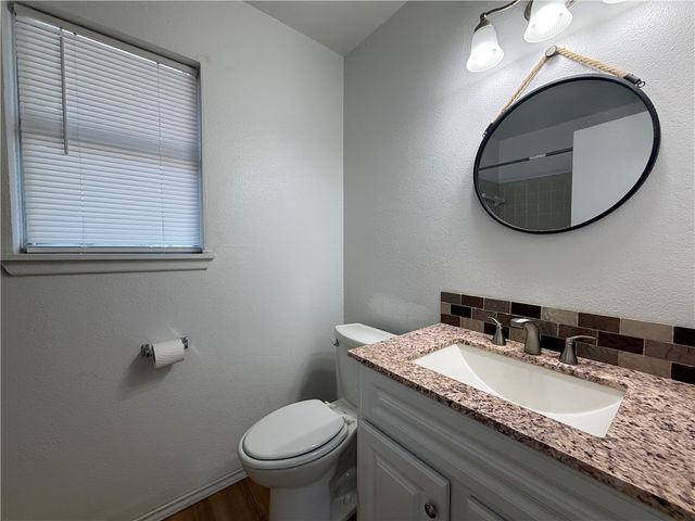 1008 Diomede Dr, Portland, TX 78374