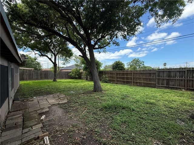 1008 Diomede Dr, Portland, TX 78374