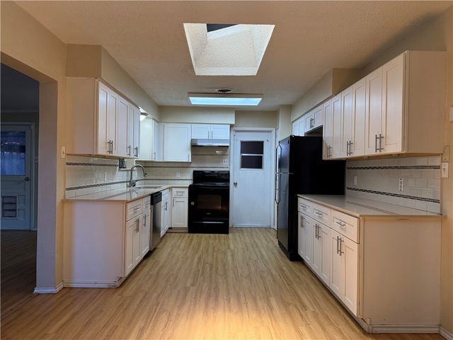 1008 Diomede Dr, Portland, TX 78374