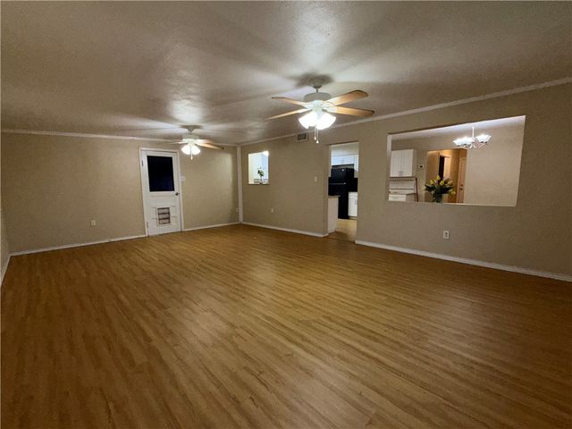 1008 Diomede Dr, Portland, TX 78374