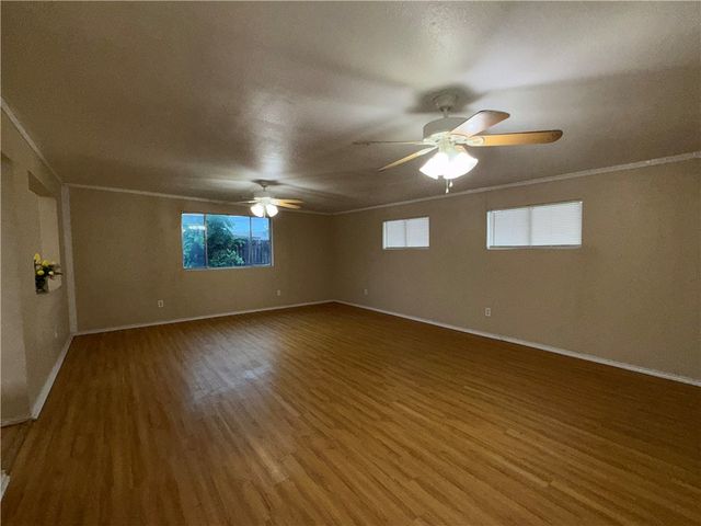 1008 Diomede Dr, Portland, TX 78374