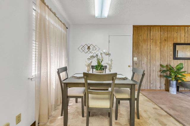 6947 Wolfgram Way, Sacramento, CA 95828