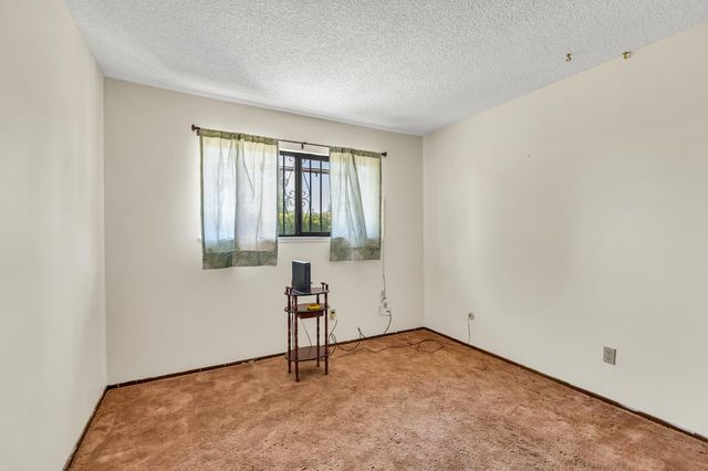 6947 Wolfgram Way, Sacramento, CA 95828