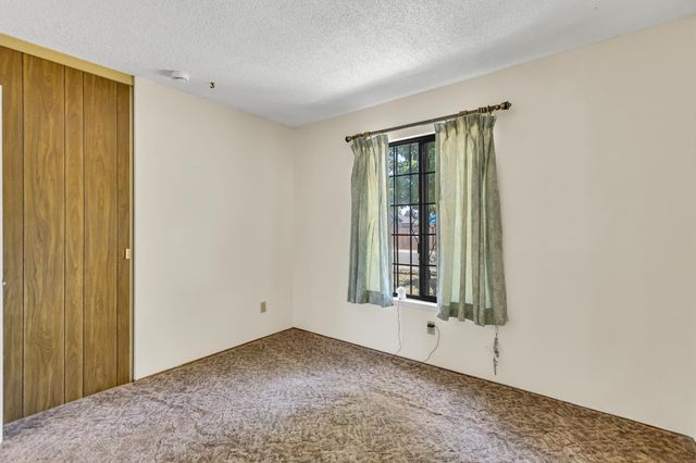 6947 Wolfgram Way, Sacramento, CA 95828