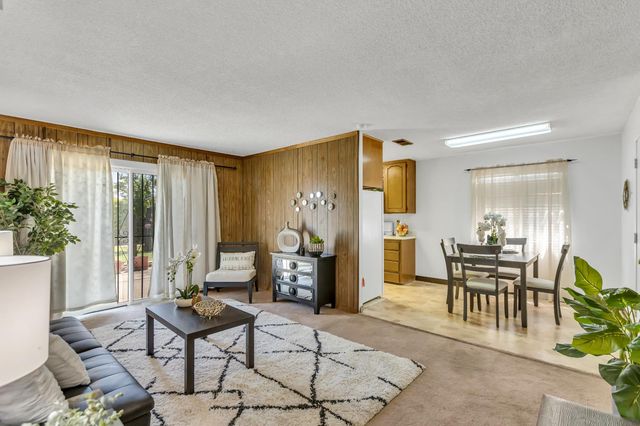 6947 Wolfgram Way, Sacramento, CA 95828