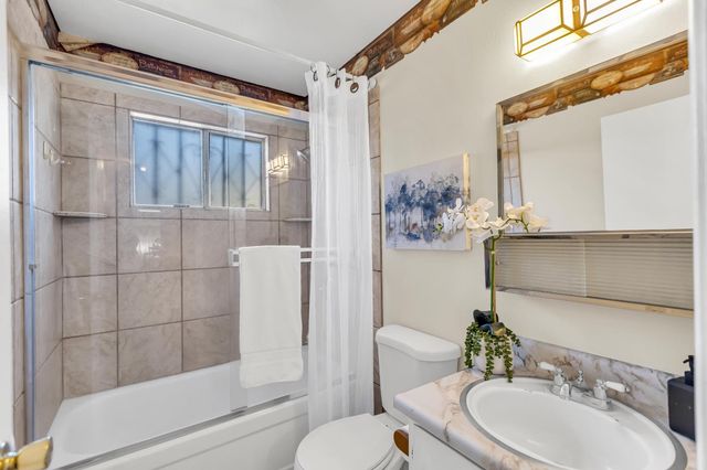 6947 Wolfgram Way, Sacramento, CA 95828