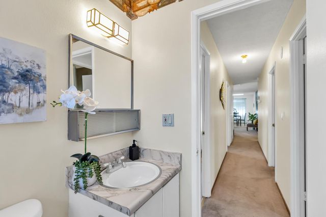 6947 Wolfgram Way, Sacramento, CA 95828