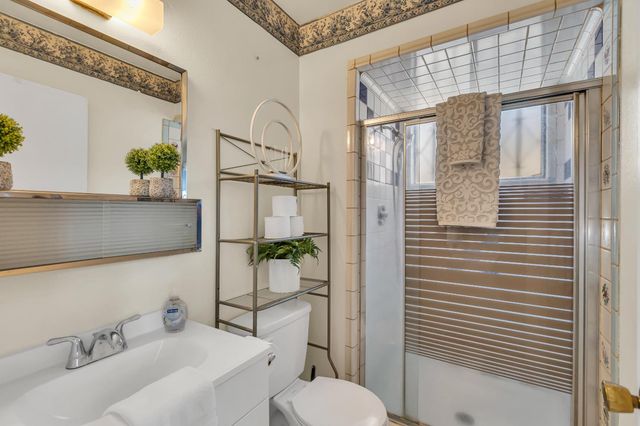 6947 Wolfgram Way, Sacramento, CA 95828