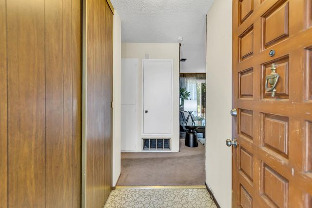 6947 Wolfgram Way, Sacramento, CA 95828