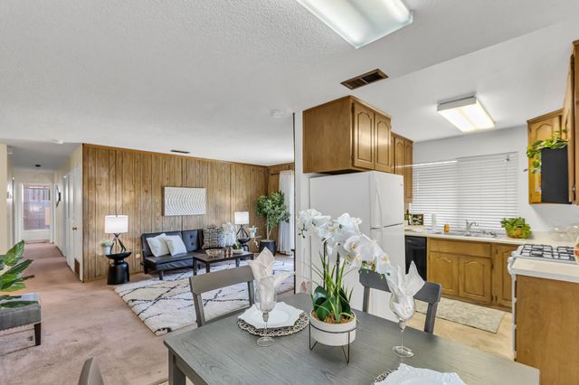 6947 Wolfgram Way, Sacramento, CA 95828