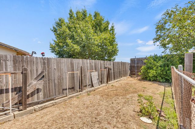 6947 Wolfgram Way, Sacramento, CA 95828
