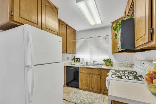 6947 Wolfgram Way, Sacramento, CA 95828