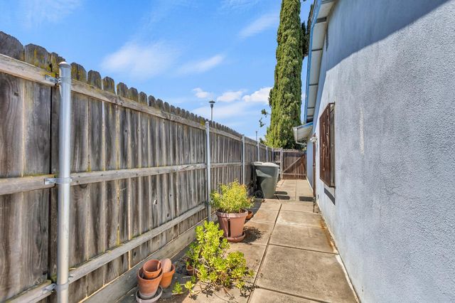 6947 Wolfgram Way, Sacramento, CA 95828