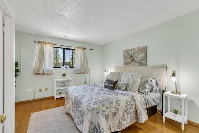 6947 Wolfgram Way, Sacramento, CA 95828