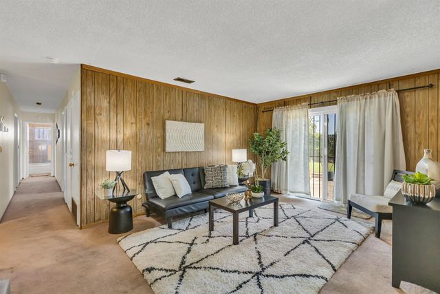 6947 Wolfgram Way, Sacramento, CA 95828