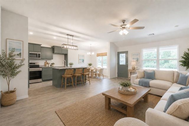 4656 Lincoln Landing, Harrah, OK 73045