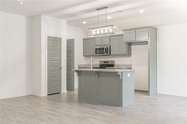4656 Lincoln Landing, Harrah, OK 73045