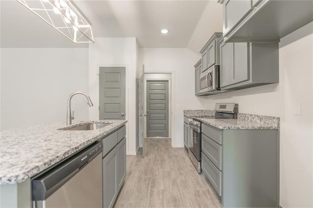 4656 Lincoln Landing, Harrah, OK 73045