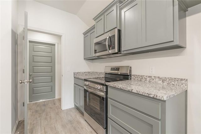 4656 Lincoln Landing, Harrah, OK 73045