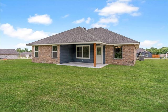 4656 Lincoln Landing, Harrah, OK 73045
