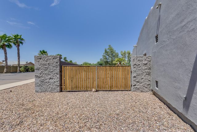 988 W CROOKED STICK Drive, Casa Grande, AZ 85122