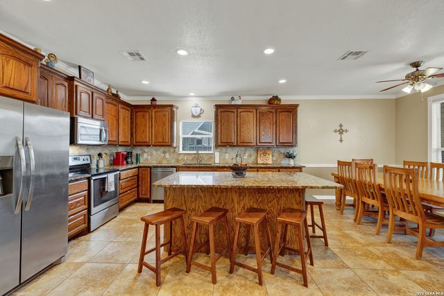 186 River Villas Ct, New Braunfels, TX 78132