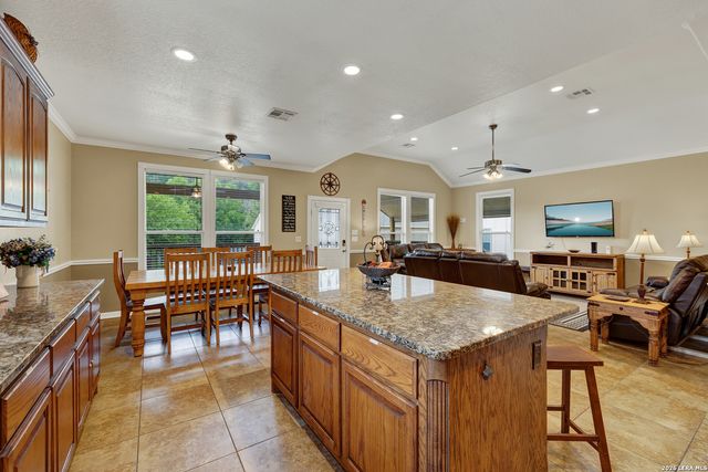 186 River Villas Ct, New Braunfels, TX 78132