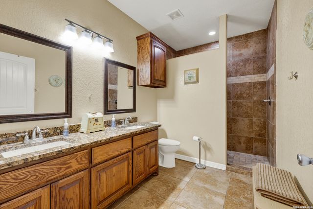 186 River Villas Ct, New Braunfels, TX 78132