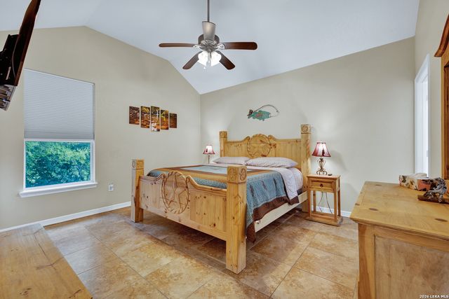 186 River Villas Ct, New Braunfels, TX 78132