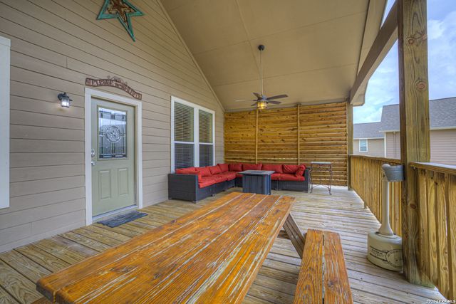 186 River Villas Ct, New Braunfels, TX 78132