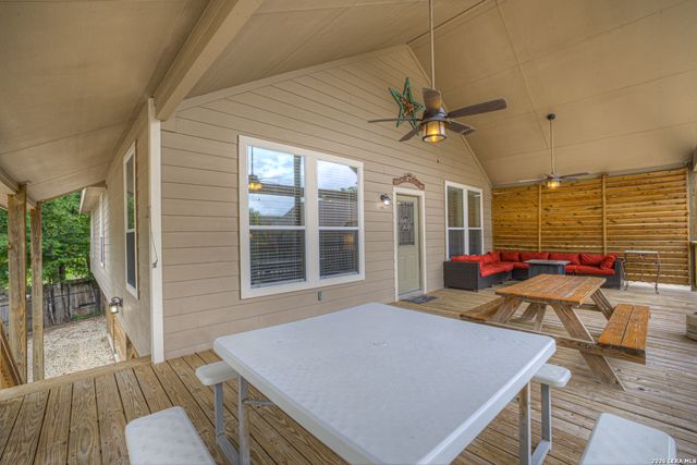 186 River Villas Ct, New Braunfels, TX 78132