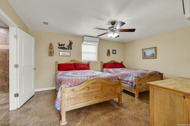 186 River Villas Ct, New Braunfels, TX 78132