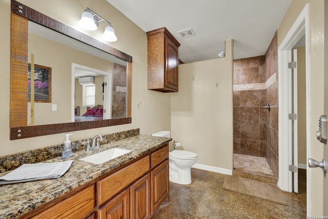 186 River Villas Ct, New Braunfels, TX 78132