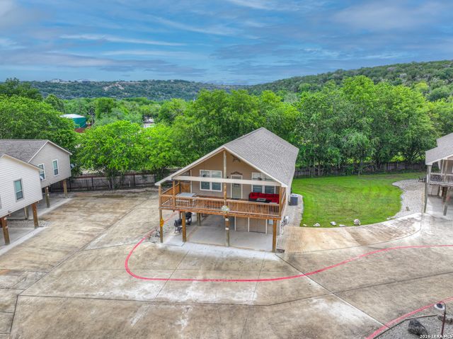 186 River Villas Ct, New Braunfels, TX 78132