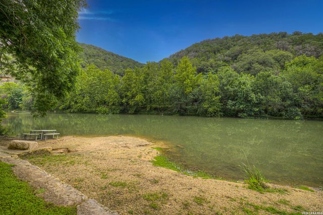186 River Villas Ct, New Braunfels, TX 78132