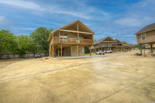 186 River Villas Ct, New Braunfels, TX 78132