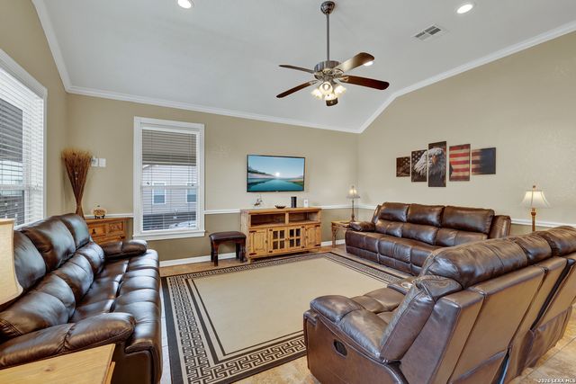 186 River Villas Ct, New Braunfels, TX 78132