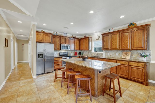 186 River Villas Ct, New Braunfels, TX 78132