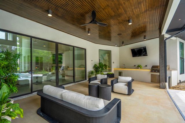 11736 Canyon Court, Conroe, TX 77385