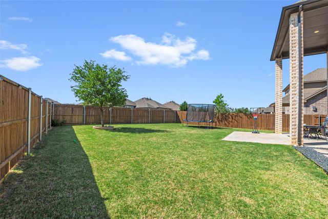 1101 Alderwood Drive, Justin, TX 76247