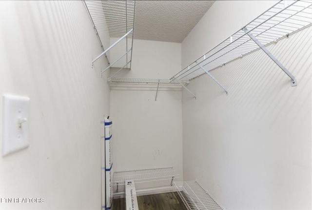 355 Hawthorne Oaks Way, Powell, TN 37849