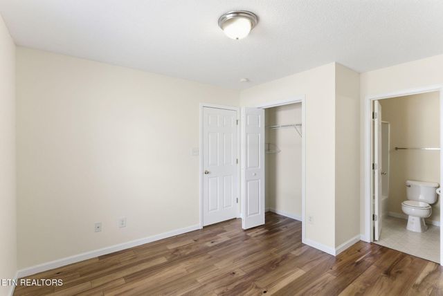 355 Hawthorne Oaks Way, Powell, TN 37849