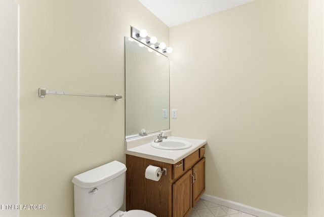 355 Hawthorne Oaks Way, Powell, TN 37849