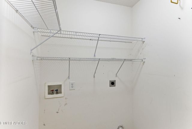 355 Hawthorne Oaks Way, Powell, TN 37849