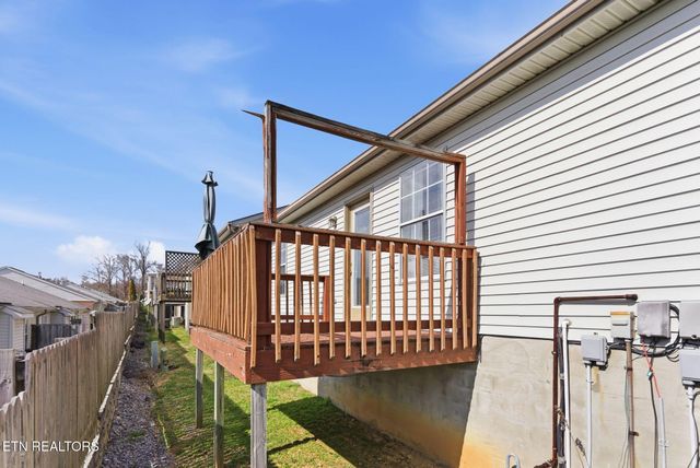 355 Hawthorne Oaks Way, Powell, TN 37849