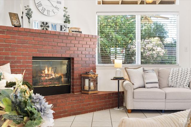 10106 Boone Valley Drive, Bakersfield, CA 93312